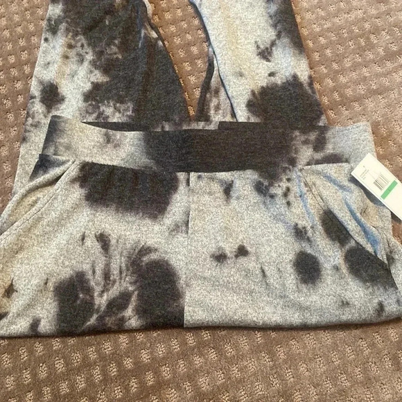 🌻 Set of Adorable lounging pants 🌻 - Picture 7 of 7